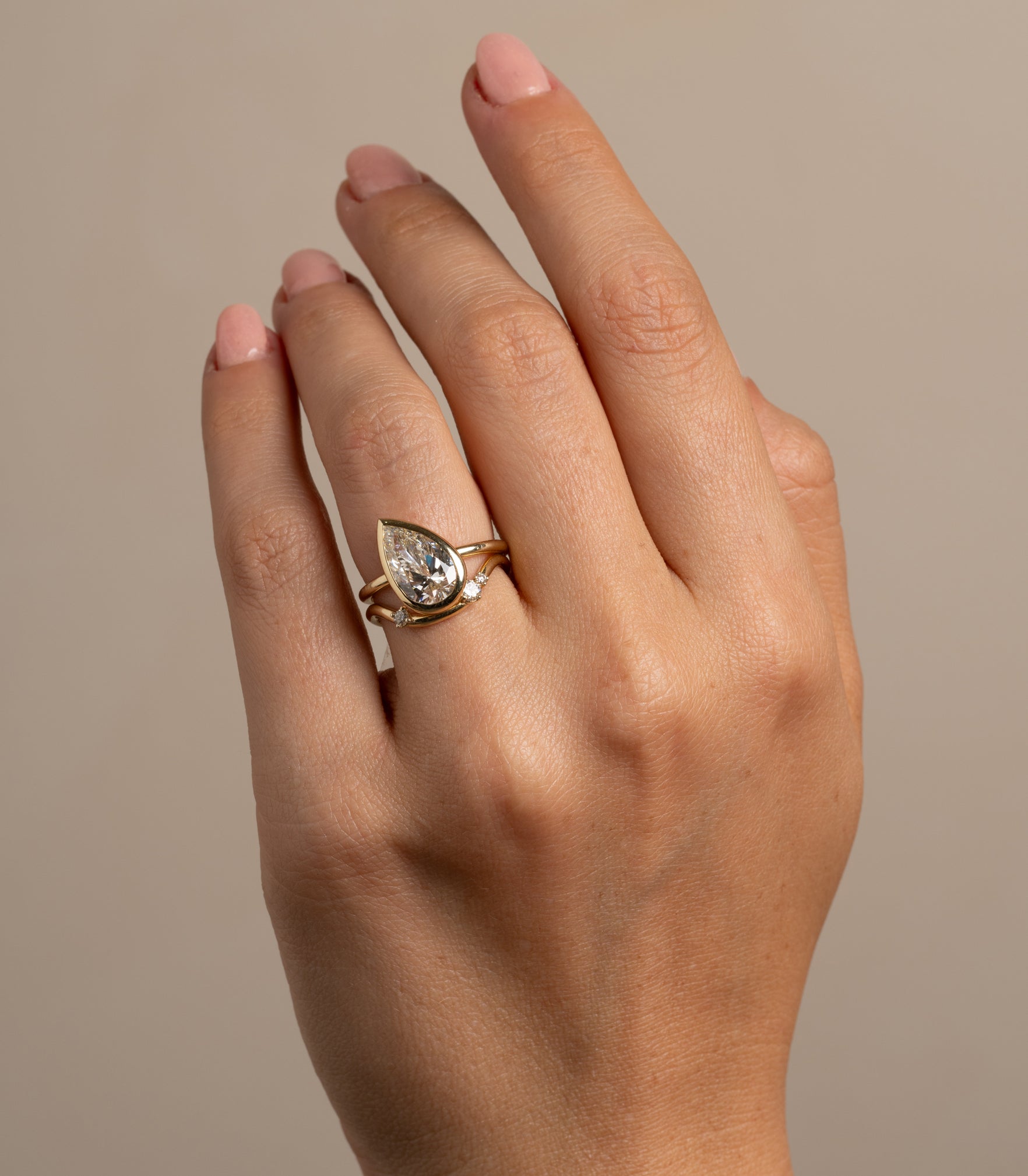 Beau Band with Scattered Diamonds – Sofia Kaman