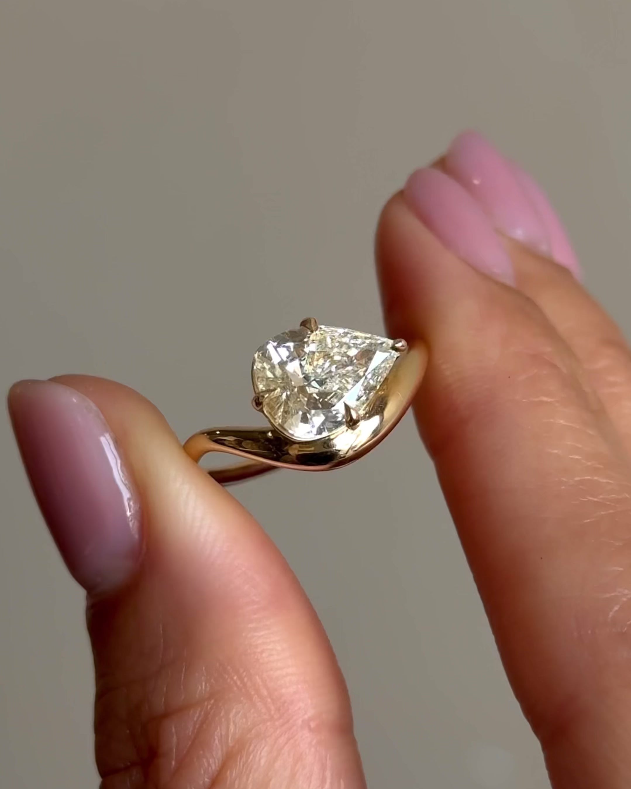 Melt Solitaire – Sofia Kaman