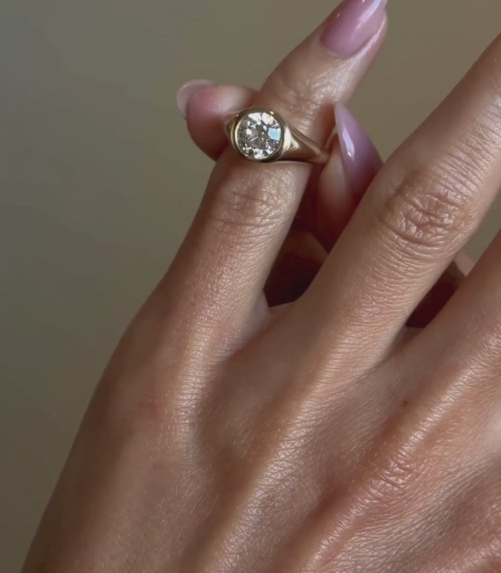Isolde Pinky – Sofia Kaman