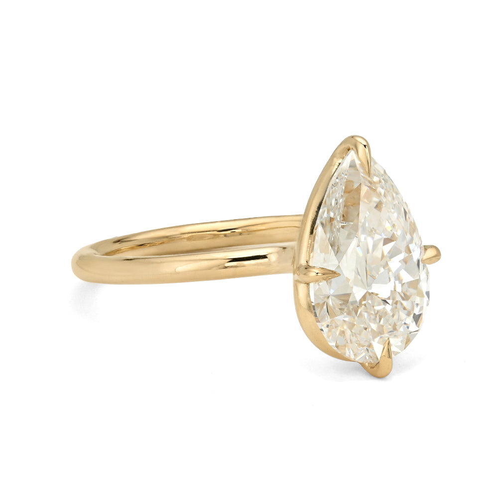 Stunning Pear Shape Diamond Unique Engagment Rings
