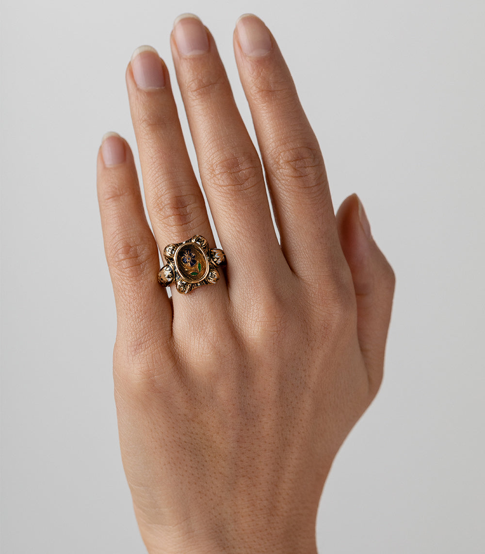 Vingtage Victorian Gold Enamal Portrait Ring
