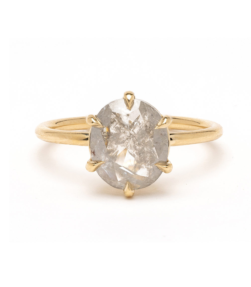 Jessa Thin Oval Diamond Solitaire in Yellow Gold – Unique