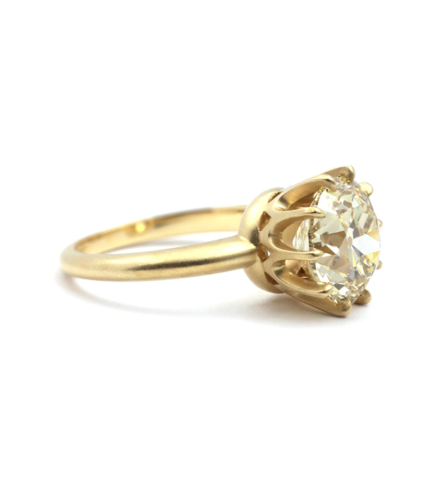 Vivienne Scalloped Solitaire with Champagne Diamond